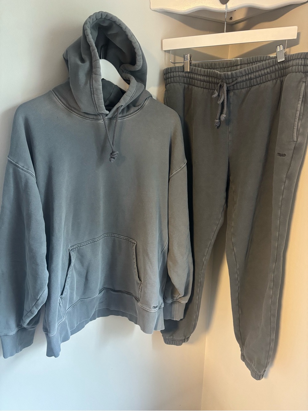 Aritzia TNA Sweatfleece Boyfriend Fit Slate Gray Sweatsuit Sweat Suit Large